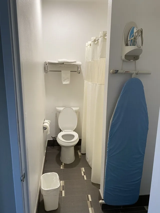 غرفة حصرية بسرير كينج، Guesthouse Inn Suites 6/7