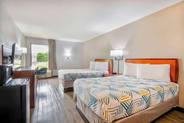 غرفة ديلوكس بسريرين مزدوجين بمطبخ صغير، Motel6 Abbeville, LA 3/8