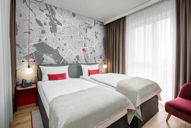 Superior, Single, IntercityHotel Wiesbaden 3/4