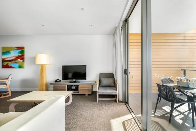 Oaks Redcliffe Mon Komo Suites, North Lakes, Narangba 68/77