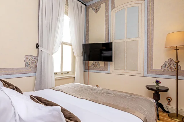 غرفة ديلوكس بسرير مزدوج، Meroddi Barnathan Hotel 3/8