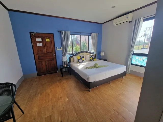 غرفة بسرير كوين بإطلالة على الحديقة بحمام خاص، Rim Khao Jungle Resort Koh Lanta 1/10
