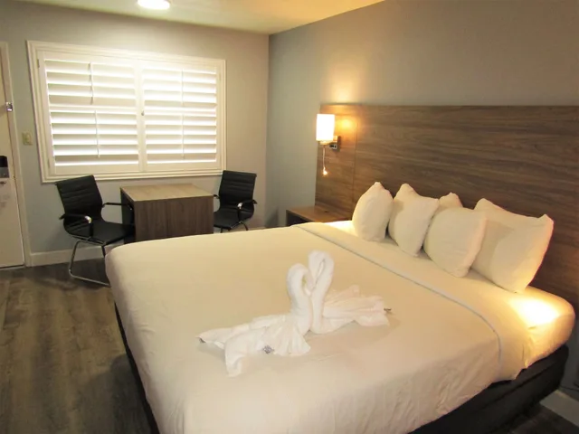 غرفة قياسية بسرير كينج، Vagabond Inn San Luis Obispo 1/5