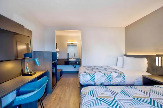 Room, Double Bed, Accessible, Motel6 Vallejo, CA - Six Flags West 7/10