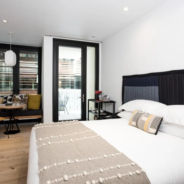 غرفة بسرير كينج، Harmon Guest House 2/9