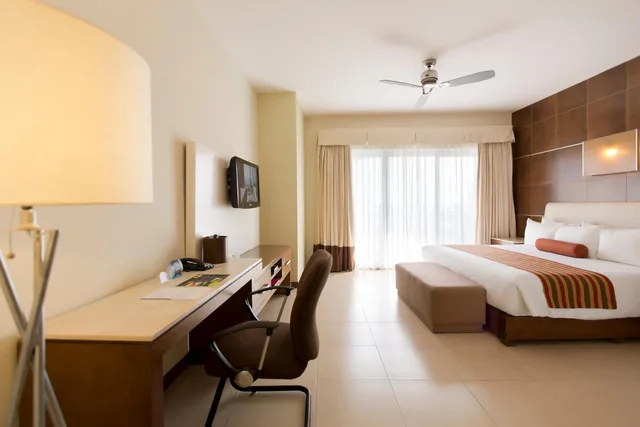 Beach, Standard، Krystal Urban Cancun 7/8