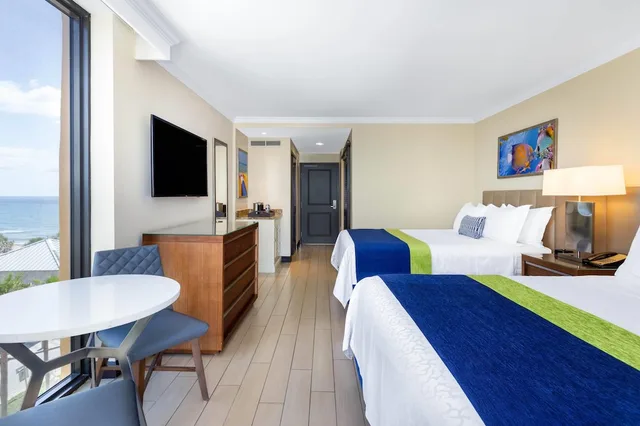 City, 2 Queen Beds, Corner، Wyndham Deerfield Beach Resort 4/6
