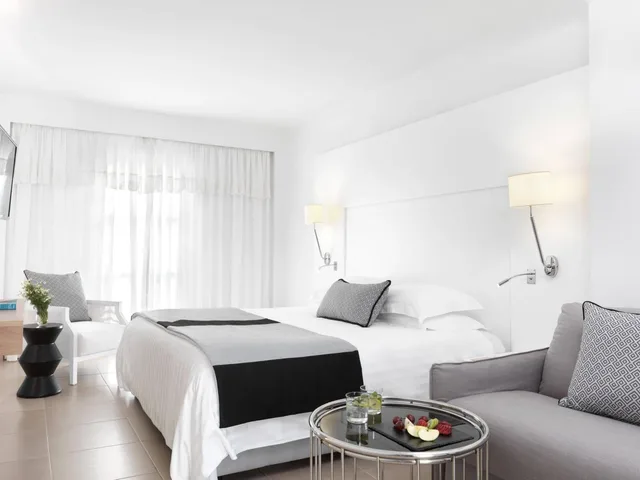 غرفة بريميوم ثلاثية بسرير كينج، Aressana Spa Hotel and Suites 10/10