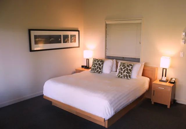 Lodge, Studio, King Bed، Black Rock Ocean Front Resort 2/10