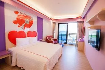 غرفة رومانسية بسرير مزدوج بإطلالة على الجبل بشرفة، Song Ping Resort 1/1