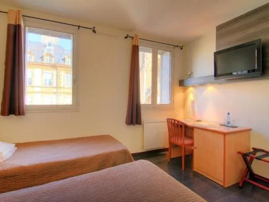 غرفة قياسية ثلاثية، Hotel Le Drakkar 2/4