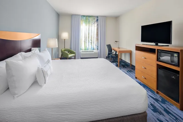 غرفة بسرير كينج لذوي الإعاقة، Fairfield Inn Suites Hobbs 1/2