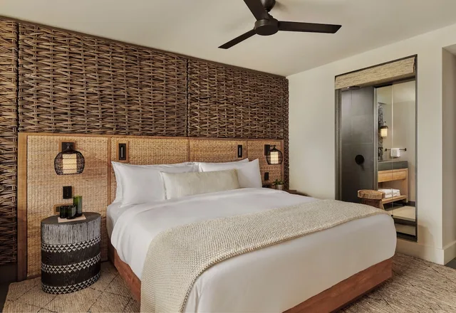 غرفة بانورامية بسرير كينج بإطلالة على البحر، 1 Hotel Hanalei Bay 1/2