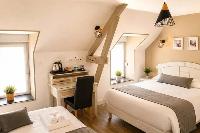 غرفة قياسية ثلاثية بثلاثة أسرّة، Hotel Les 13 Assiettes 4/10