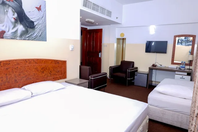غرفة قياسية بسرير مزدوج، QUEENS HOTEL 3/8