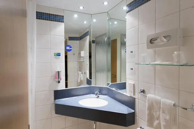 غرفة بسرير مزدوج بإطلالة، Holiday Inn Express Portsmouth Gunwharf Quays 4/4
