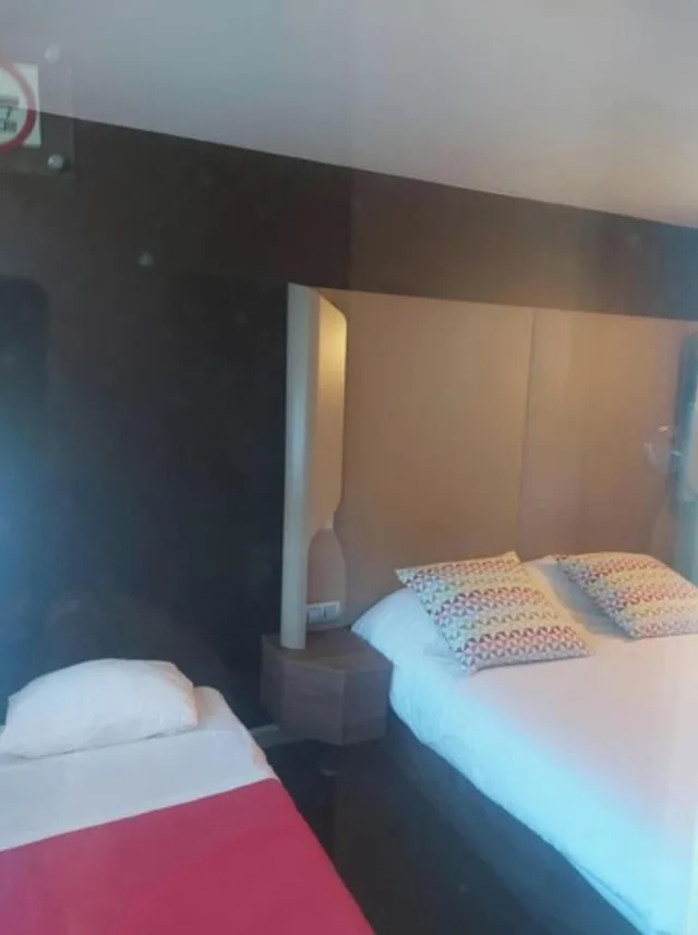 غرفة جونيور بسرير مزدوج، Hotel Campanile Clermont Ferrand Sud - Aubiere 2/7