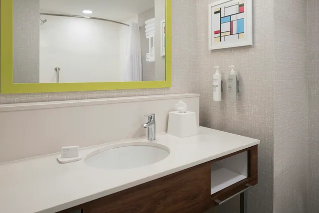 غرفة بسرير كينج، Hampton Inn & Suites Somerset 3/3