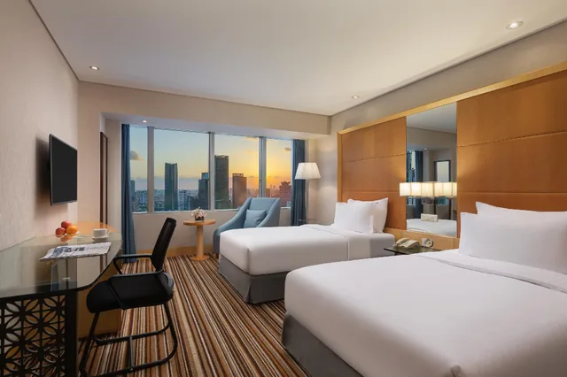 غرفة ديلوكس بسريرين منفصلين بإطلالة، Jin Jiang Tower Hotel 1/1