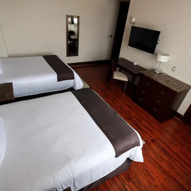 جناح جونيور، Hotel Casa Torres 2/9