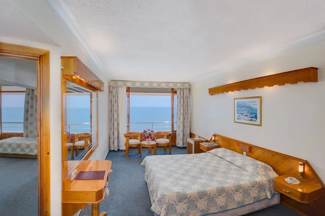 B Block, Family, 1 Double and 1 Single Bed, Land View، Rubi Hotel 1/2
