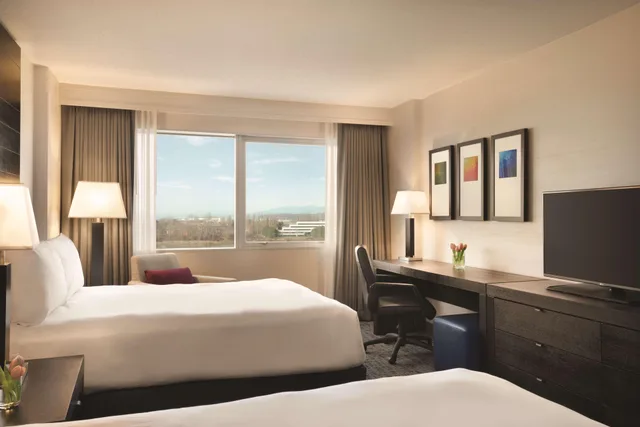 غرفة قياسية رباعية، Radisson Hotel Vancouver Airport 2/2