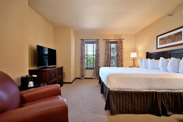 غرفة كلاسيكية بسرير كينج، Chase On The Lake Resort Hotel 3/10