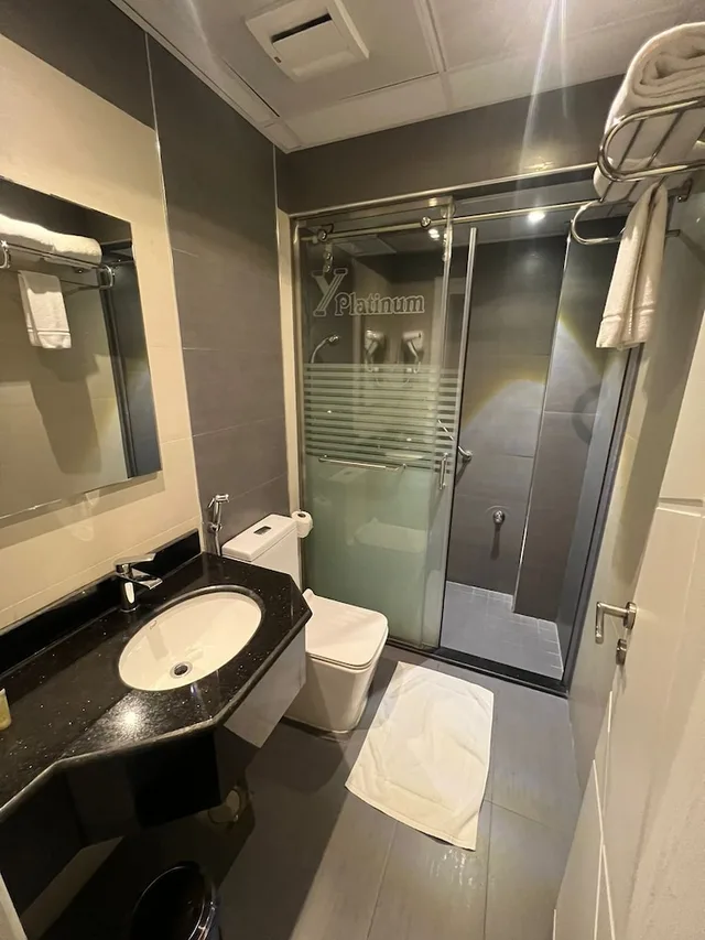 غرفة بسريرين منفصلين، Y Platinum Hotel 4/4