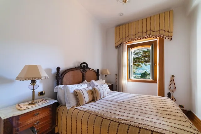 جناح ملكي بسريرين كوين، Sintra Marmoris Palace 2/5