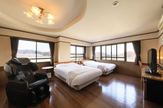 Deluxe, Suite, Twin Beds, 3 Futon Beds, Private Bathroom, Hotel Tsubakino 2/3