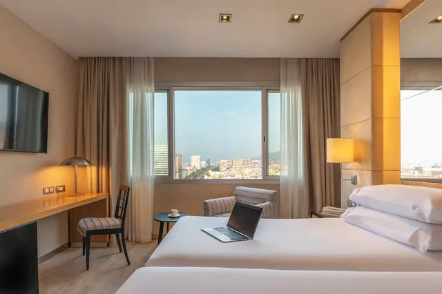 Standard, Double Bed, City View, Hotel Hesperia Barcelona Presidente 1/5