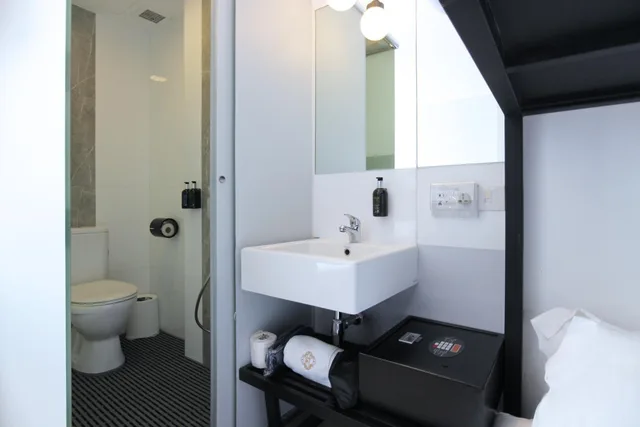 Cabin, Private Bathroom, Xl، ST Signature Bugis Beach 5/6