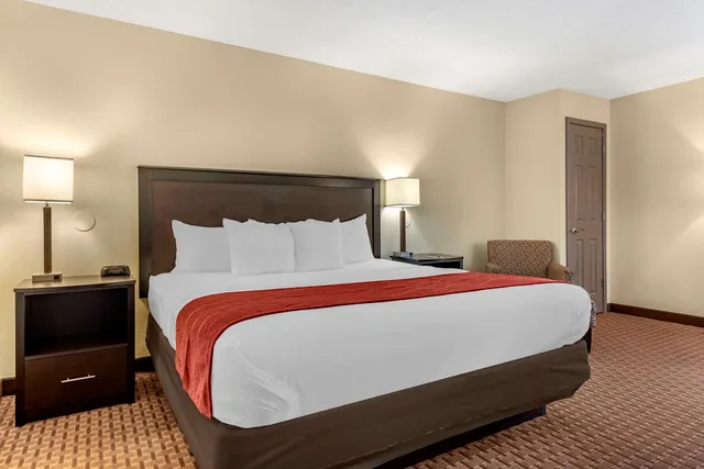 غرفة بسرير كينج، Comfort Inn & Suites Warsaw near US-30 1/2