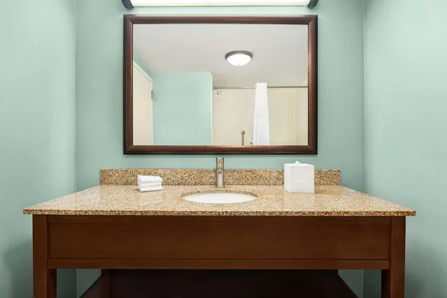 استوديو بسرير كينج، Hampton Inn & Suites Outer Banks Corolla 2/2