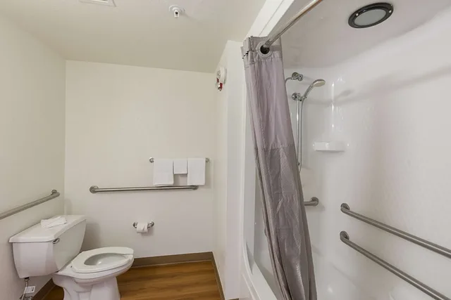 غرفة قياسية بسرير مزدوج لذوي الإعاقة، Motel6 Columbia, SC - Fort Jackson Area 8/9
