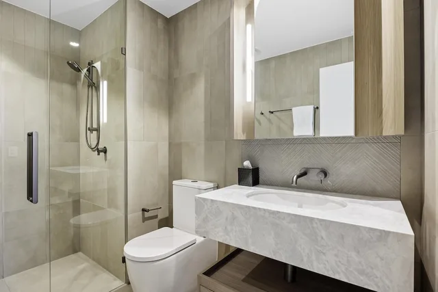 2 Bedrooms, Suite, 1 Queen and 1 Double Bed, Skyline View، Avani Living Queens Wharf Residences 7/9