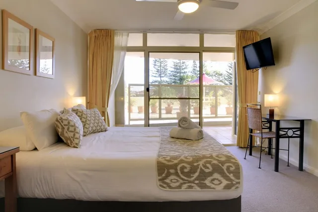 1 Bedroom, Courtyard, Apartment, King Bed، Northpoint Apartments 1/2