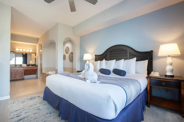 Signature, 2 Double Beds, King Bed, Fireworks View, 2 Bathrooms, Sofa، Lake Buena Vista Resort Village and Spa 5/10
