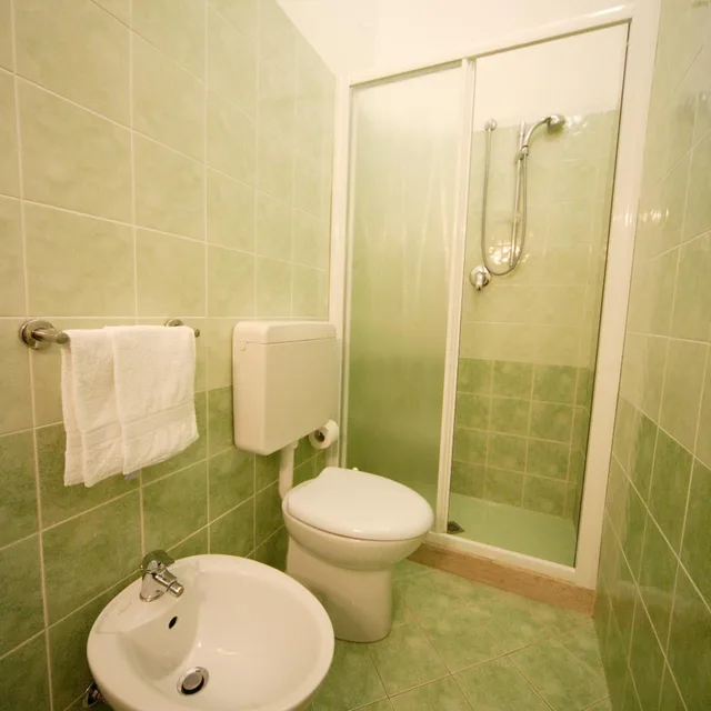 غرفة قياسية ثلاثية، Hotel Lugano 4/8
