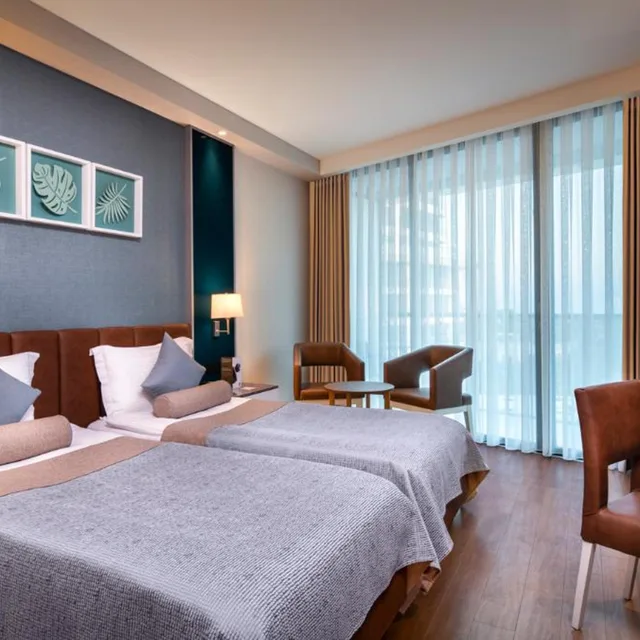 Economy, Double or Twin Bed, French Balcony، Baia Hotel Lara 1/4