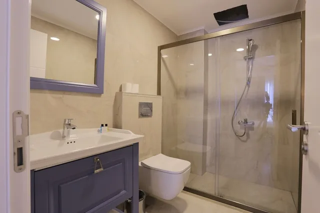 غرفة كومفورت ثلاثية بسريرين منفصلين، Atacesme Hotel 9/10