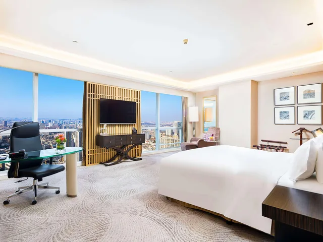 Luxury, King Bed, Sofitel Galaxy Nanjing 2/4
