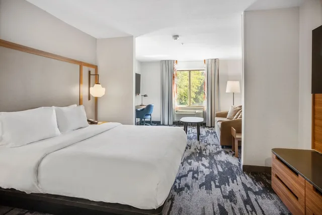 جناح بسرير كينج مع أريكة، Fairfield Inn Suites Rancho Cordova 2/5