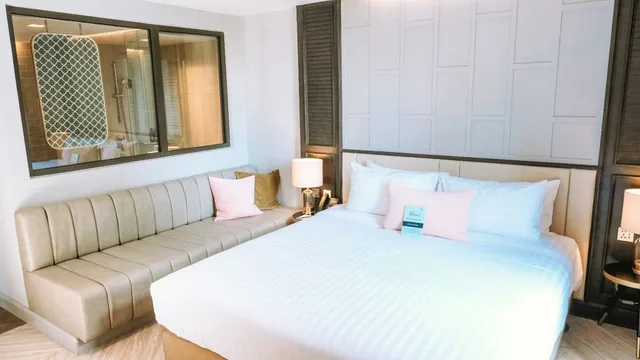 غرفة ديلوكس ركنية بسرير كينج، The Quarter Ploenchit by UHG 2/6