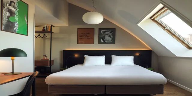 Comfort, Queen Bed, Courtyard View, Townhouse Design Hotel 2/2