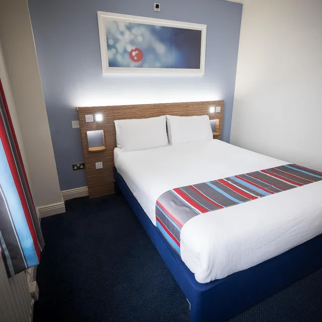Room, Double Bed, Adult Only، Travelodge Rathmines - Dublin City 1/6