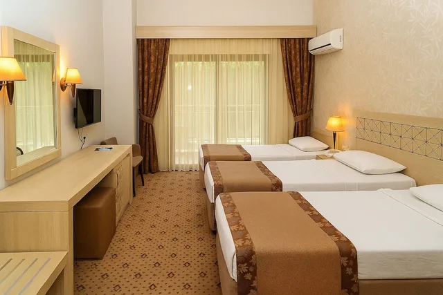 غرفة قياسية ثلاثية بثلاثة أسرّة بشرفة، Eldar Resort Hotel 10/10