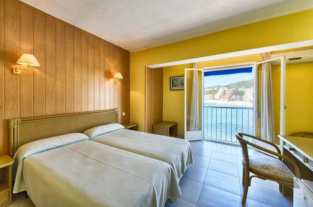 غرفة بسرير مزدوج أو سريرين منفصلين، Hotel Marina 4/10