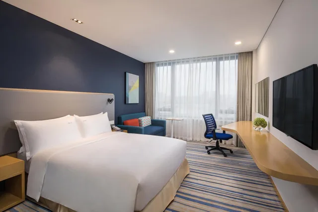 Standard, King Bed, Queen Bed, HOLIDAY INN WUXI TAIHU NEW CITY 2/4