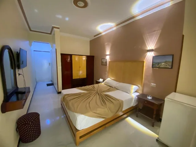غرفة كومفورت بسرير مزدوج أو سريرين منفصلين، Shady Hotel 1/4